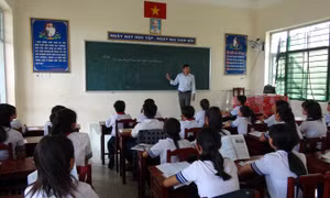 Gắn bó với học sinh vùng biển 