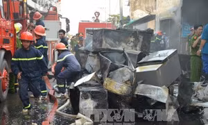 Cháy xưởng gỗ, thiệt hại nhiều tỷ đồng