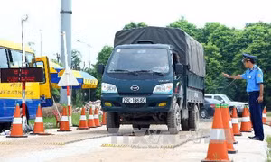Tước giấy chứng nhận đăng kiểm xe nếu chở quá tải