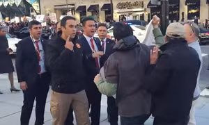 Vệ sĩ ông Erdogan la hét trên đường phố Mỹ