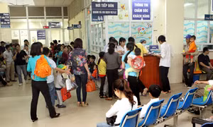 Giao mùa, trẻ nhập viện tăng cao