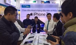 iPhone 7 chính hãng thu hút khách hàng Việt