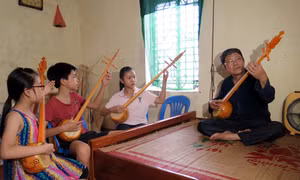 Người "lưu giữ" làn điệu hát Then 