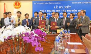 TTXVN ký kết hợp tác truyền thông với UBND tỉnh Lâm Đồng