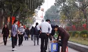 Dẹp nạn cờ bạc bịp trong công viên Thống Nhất