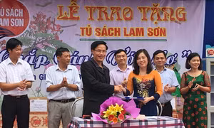 Tủ sách Lam Sơn mang tri thức về lớp học nông thôn