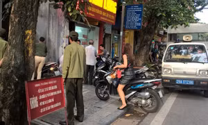 Hà Nội đề xuất dùng camera để phạt nguội lấn chiếm lòng đường, vỉa hè