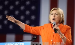 Bà Hillary chỉ trích mạnh phát ngôn về IS của ông Trump