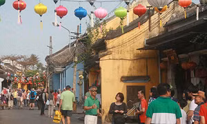Kiểm soát chặt hướng dẫn viên Trung Quốc tại Hội An