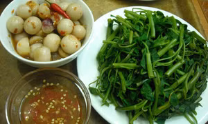 Nhớ canh rau muống…