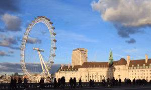Chiều yên bình bên sông Thames
