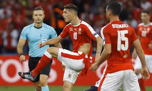 Puma điều tra vụ áo rách tơi tả trận Thụy Sỹ-Pháp
