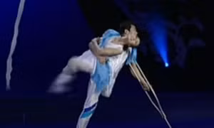Cặp đôi không chân không tay nhảy ballet