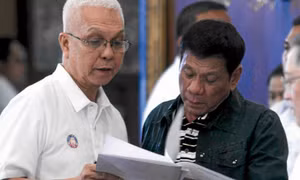 Bộ trưởng Nội các Philippines điểm mặt nhóm đảo chính định lật đổ ông Duterte