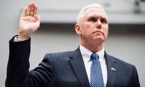 “Phó tướng” Pence mạnh tay thanh lọc nhóm chuyển giao quyền lực