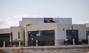 Bị đánh rát mặt, IS cắt ½ lương “lính” và rời sang Libya