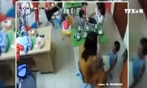 Đình chỉ cơ sở mầm non Tuổi Hoa bạo hành trẻ em