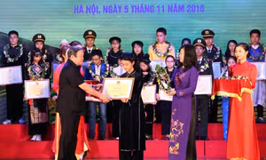 Vinh danh 137 học sinh dân tộc thiểu số xuất sắc