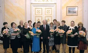 Tổng thống Putin hết lời ngợi ca phụ nữ 