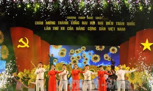 Chương trình “Rạng rỡ Việt Nam” mừng thành công Đại hội XII
