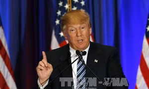 Các ứng cử viên Trump, Clinton hướng tới chiến thắng tại Michigan, Mississippi