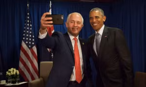 Thủ tướng Australia "tự sướng" chia tay ông Obama