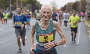 Ed Whitlock - người đàn ông chạy ở tuổi 85