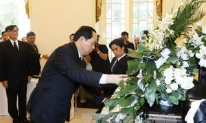 Chủ tịch nước viếng Nhà Vua Thái Lan Bhumibol Adulyadej