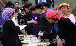Lợi dụng hủ tục “bắt vợ” lừa bán phụ nữ sang Trung Quốc