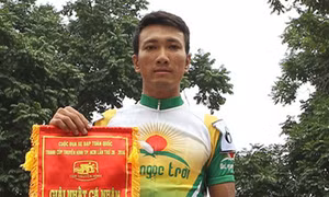 Thành Tâm thống trị giải áo vàng, áo xanh 