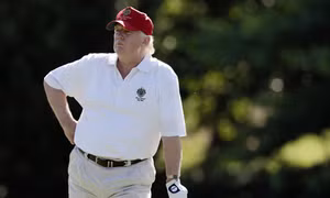 Tiết lộ yêu cầu của ông Trump đối với nữ nhân viên