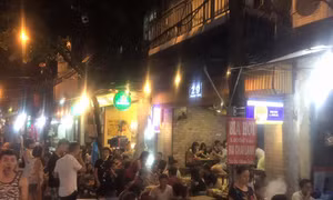 Phố cổ đóng cửa muộn, người dân tăng thu nhập