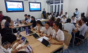 Samsung tặng ĐH Y Dược Thái Nguyên “Giảng đường thông minh” 