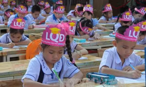 Lấy ý kiến rộng rãi để sửa đổi quy định đánh giá học sinh tiểu học