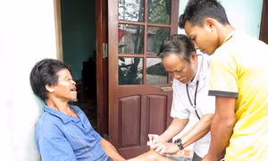 Thầy thuốc của đồng bào Cơ Tu