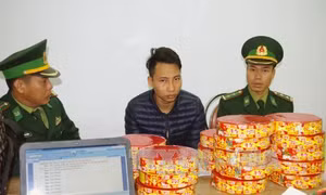 Bắt giữ 22 kg pháo vận chuyển trái phép qua biên giới