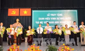  Truy tặng danh hiệu cho 230 Bà mẹ Việt Nam Anh hùng 