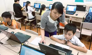  Nuôi dưỡng mơ ước đến trường của các em học sinh nghèo
