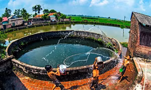 Giếng làng mùa khô khát