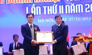 Trao giải “Doanh nghiệp vì người lao động” năm 2016
