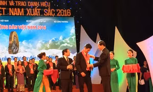 Tôn vinh 63 nông dân xuất sắc