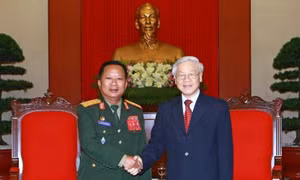 Tổng Bí thư tiếp Bộ trưởng Bộ Quốc phòng Lào
