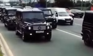 "Nóng mắt" với dàn xe sang của học viên cảnh sát mật Nga
