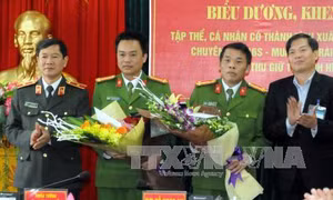 Bắt đối tượng vận chuyển, mua bán trái phép 17 bánh hêrôin