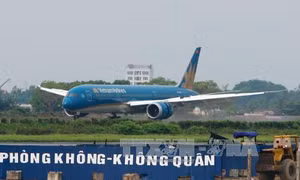Máy bay Vietnam Airlines vẫn liên tiếp bị chiếu laser 