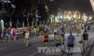 Hà Nội tiếp tục thí điểm tuyến phố đi bộ quanh Bờ Hồ 
