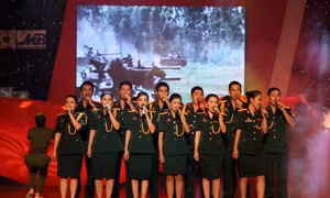 Chương trình Giao lưu nghệ thuật “Vì nhân dân quên mình” 