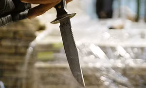 Nữ nhân viên trại tị nạn Thụy Điển bị đâm chết