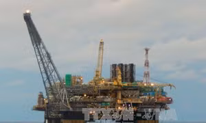 Giá dầu Brent xuống dưới 28 USD/thùng 
