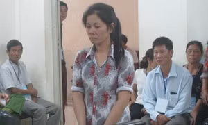 Lừa đảo mẹ nuôi hơn 6 tỉ đồng